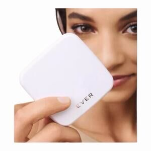 EVER BLUR NIP Post Makeup Translucent Perfecting Face Pressed Powder